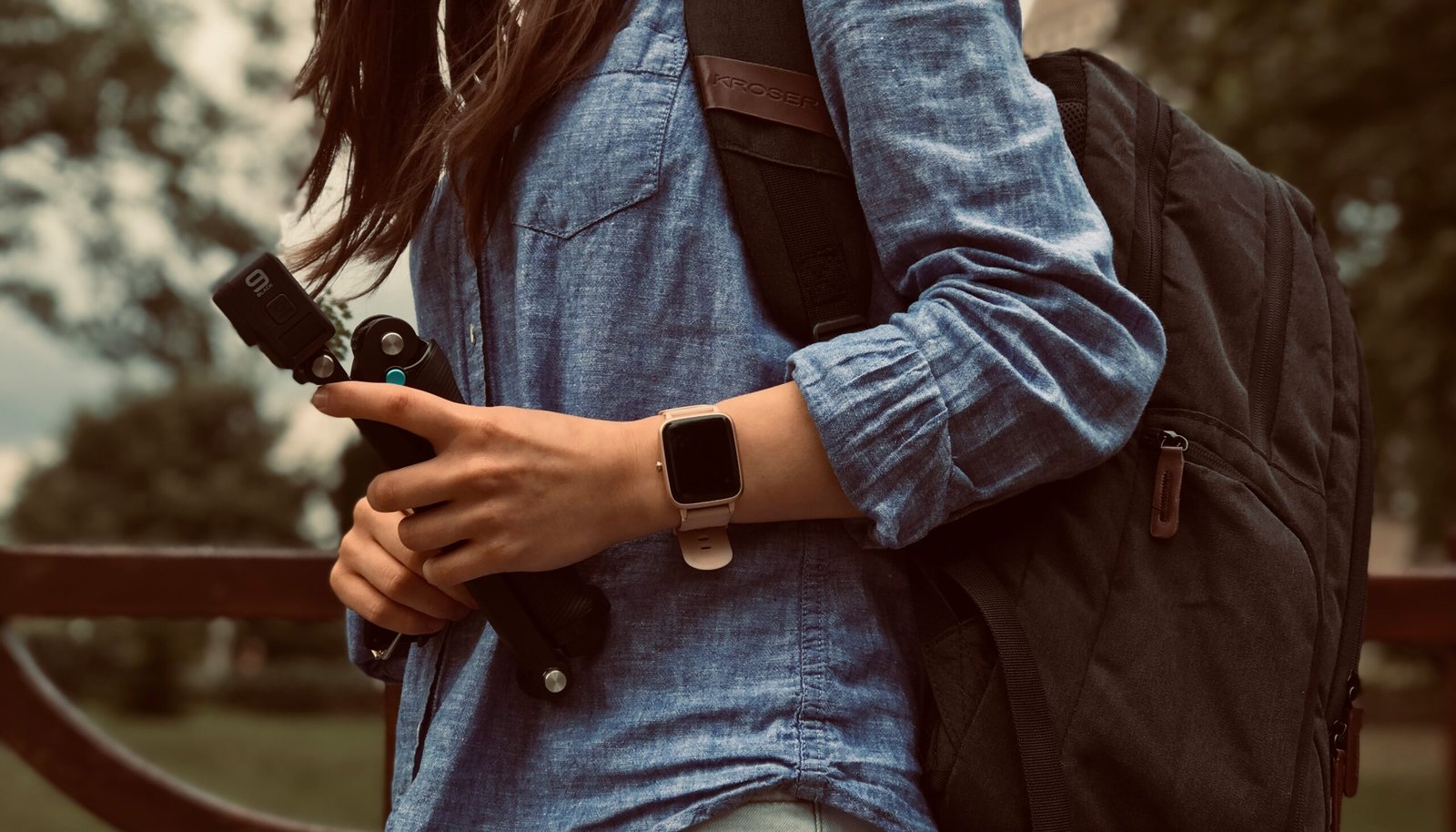 Smartphone and Women’s Smartwatch: A Modern Duo for Connected Living